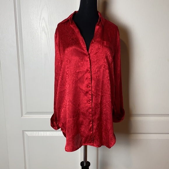 RED SATIN DAMASK PRINT LONG SLEEVE BUTTON DOWN NIGHT SHIRT GOWN